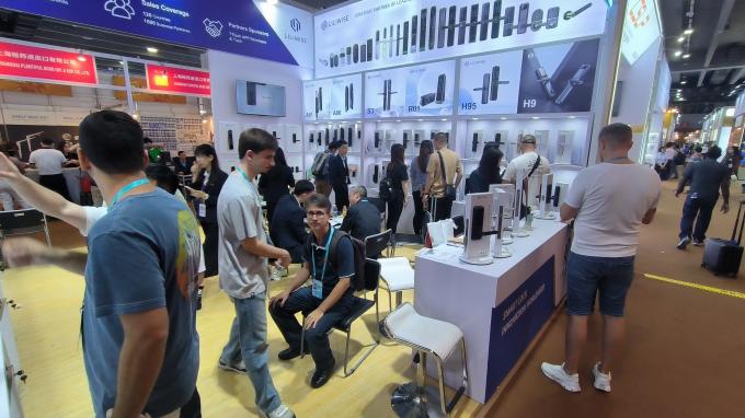 Liliwise  Automatic Waterproof Electronic Smart Lock Camera Tuya Ttlock Fingerprint Digital 3D Face Recognition Smart Door Lock 32